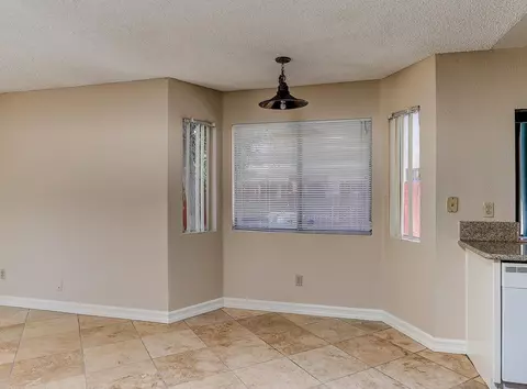 542 Jackman St E, Lancaster, CA 93535 photo 9