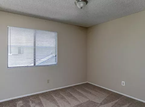 542 Jackman St E, Lancaster, CA 93535 photo 16