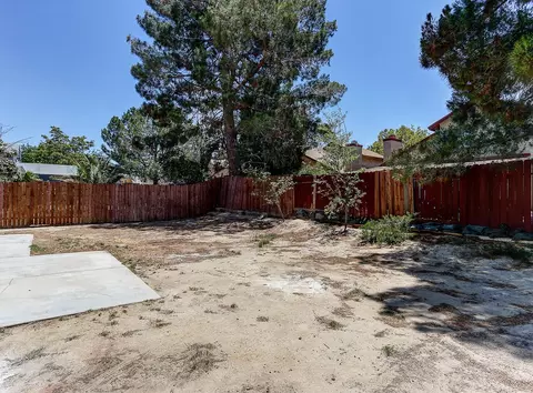 542 Jackman St E, Lancaster, CA 93535 photo 20