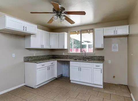 45451 Kingtree Ave, Lancaster, CA 93534 photo 7