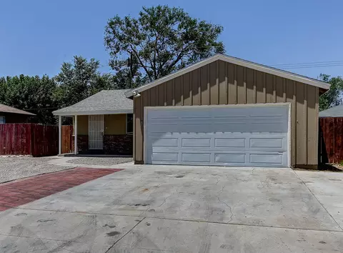 45451 Kingtree Ave, Lancaster, CA 93534 photo 2