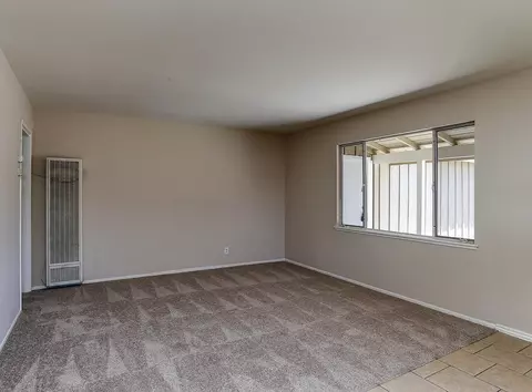 45451 Kingtree Ave, Lancaster, CA 93534 photo 4