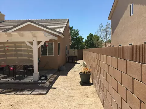 42864 Flag St, Lancaster, CA 93536 photo 9