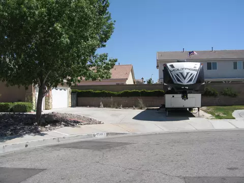42864 Flag St, Lancaster, CA 93536 photo 4