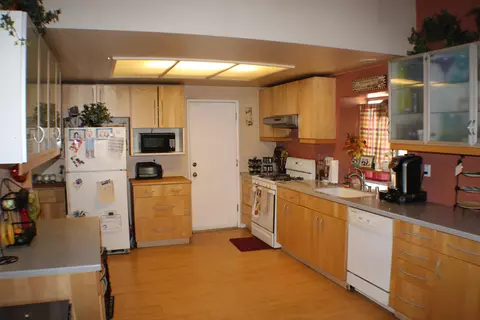 1054 Avenue J7 E, Lancaster, CA 93535 photo 9