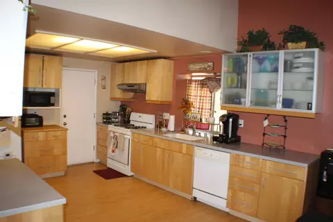 1054 Avenue J7 E, Lancaster, CA 93535 photo 8