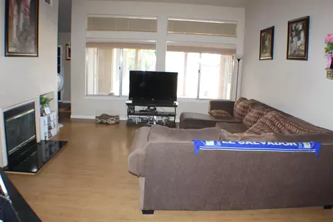 1054 Avenue J7 E, Lancaster, CA 93535 photo 4