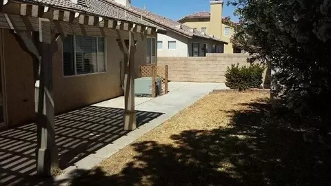 1554 Sutherland St, Lancaster, CA 93534 photo 8