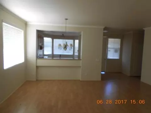 1554 Sutherland St, Lancaster, CA 93534 photo 4