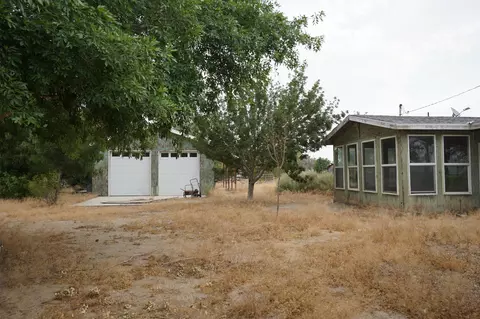 43805 90th St E, Lancaster, CA 93535 photo 2