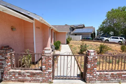 45949 York Pl, Lancaster, CA 93534 photo 5