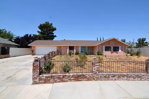 45949 York Pl, Lancaster, CA 93534 photo 2