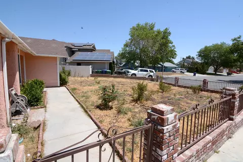 45949 York Pl, Lancaster, CA 93534 photo 6