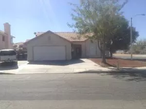 700 Whitlatch Dr E, Lancaster, CA 93535 photo 1