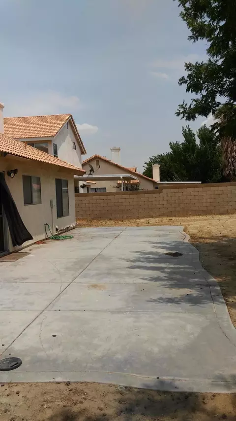 700 Whitlatch Dr E, Lancaster, CA 93535 photo 12