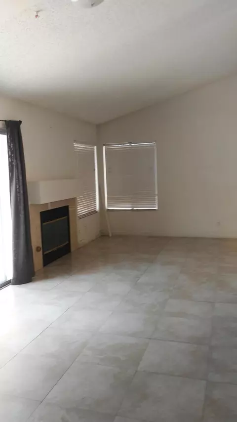 700 Whitlatch Dr E, Lancaster, CA 93535 photo 5