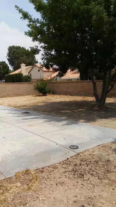 700 Whitlatch Dr E, Lancaster, CA 93535 photo 11