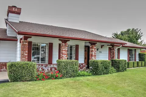 95 Brentwood Dr, Tehachapi, CA 93561 photo 2