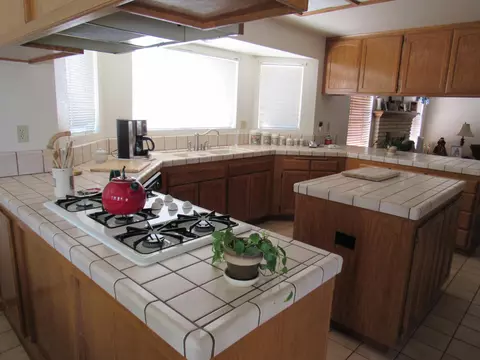 2829 Helen Ln, Lancaster, CA 93536 photo 12