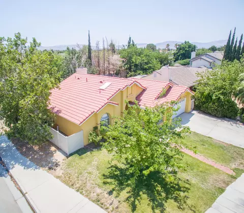 5344 Monaco Ln, Palmdale, CA 93552 photo 2
