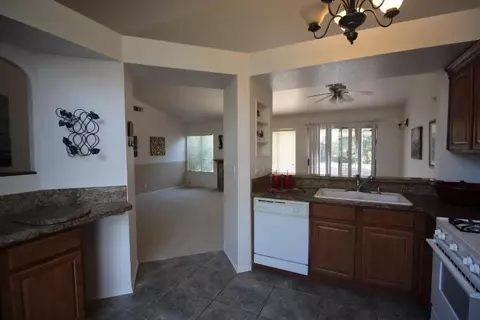2524 Quiet Way, Lancaster, CA 93535 photo 18