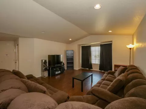 4842 Pacifica Ave, Palmdale, CA 93552 photo 9