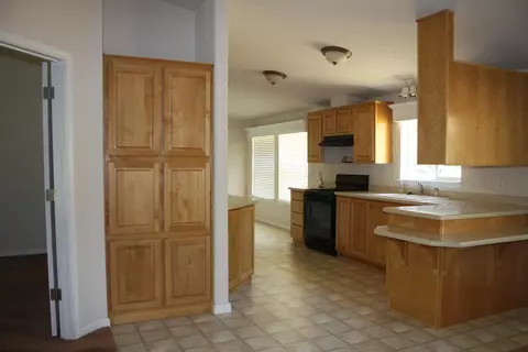 22800 Retreat Pl, Tehachapi, CA 93561 photo 5