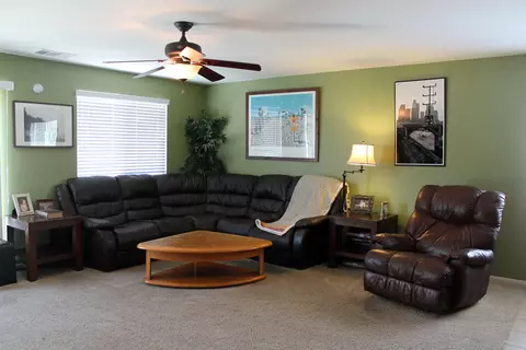 43518 Harbor St, Lancaster, CA 93536 photo 4