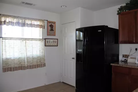 43518 Harbor St, Lancaster, CA 93536 photo 8