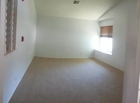 1545 Newgrove St E, Lancaster, CA 93535 photo 5