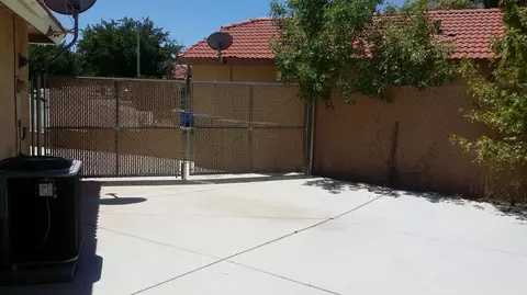 1545 Newgrove St E, Lancaster, CA 93535 photo 9