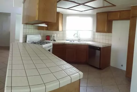 1545 Newgrove St E, Lancaster, CA 93535 photo 11