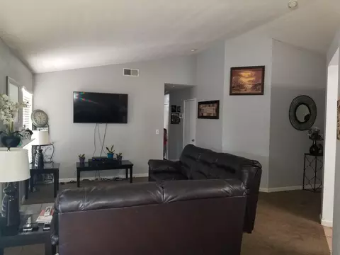 44329 Hazel Ct, Lancaster, CA 93536 photo 3