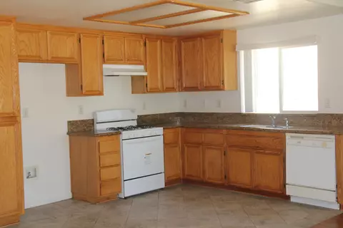 43708 5th St E, Lancaster, CA 93535 photo 6