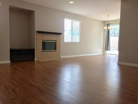 2318 Newgrove St E, Lancaster, CA 93535 photo 8
