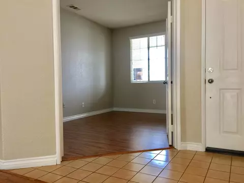2318 Newgrove St E, Lancaster, CA 93535 photo 5