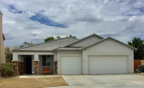 2318 Newgrove St E, Lancaster, CA 93535 photo 1