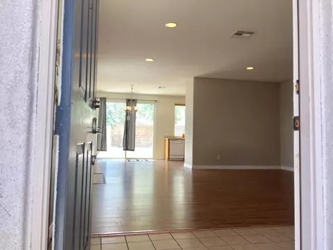 2318 Newgrove St E, Lancaster, CA 93535 photo 4