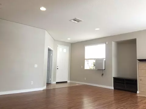 2318 Newgrove St E, Lancaster, CA 93535 photo 9