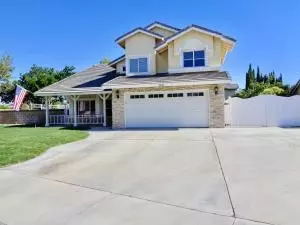 3841 Jonathan Ct, Lancaster, CA 93536 photo 2