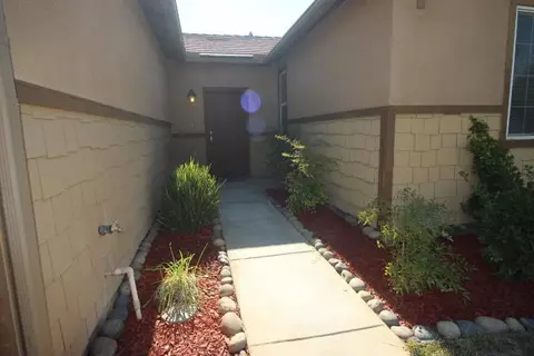 45531 Stanridge Ave, Lancaster, CA 93535 photo 2