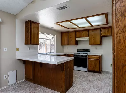 43864 27th St E, Lancaster, CA 93535 photo 10