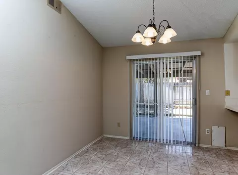 43864 27th St E, Lancaster, CA 93535 photo 9