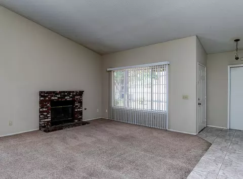 43864 27th St E, Lancaster, CA 93535 photo 5