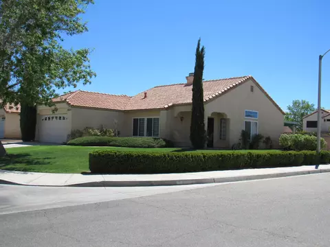 44271 Halcom Ave, Lancaster, CA 93536 photo 2