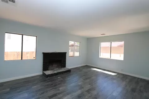 44100 Canyon Way, Lancaster, CA 93535 photo 3