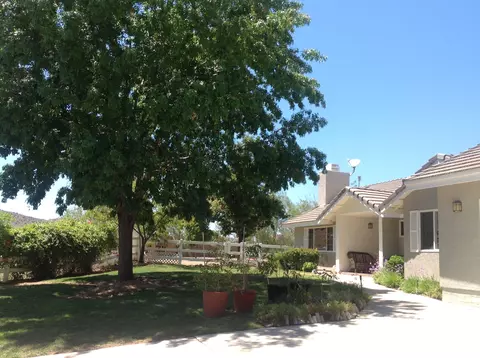 33345 Rose Ave, Acton, CA 93510 photo 2