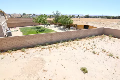 44653 Driftwood St, Lancaster, CA 93535 photo 24