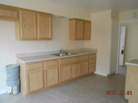 44503 2nd St E, Lancaster, CA 93535 photo 2
