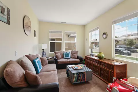 3047 San Luis Dr, Lancaster, CA 93535 photo 4